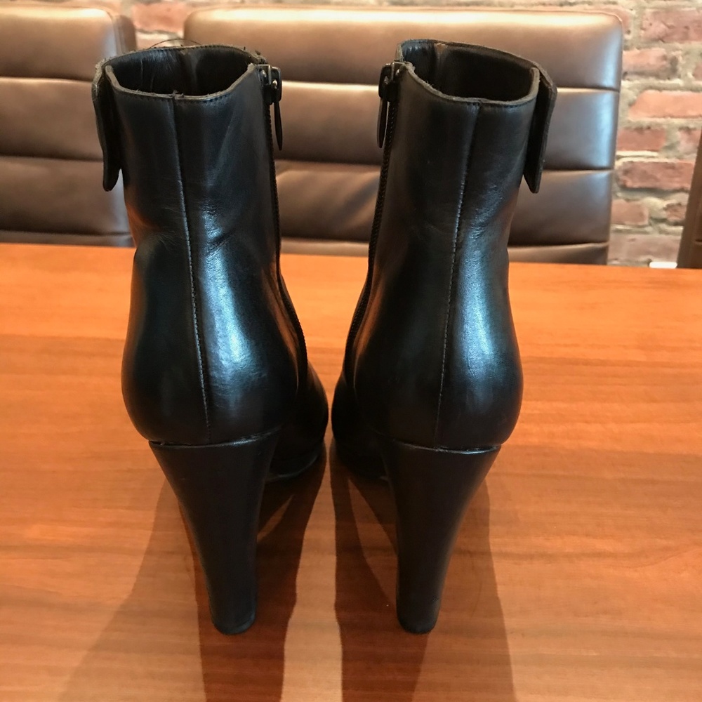 Vince Heeled Leather Boots - Picture 2 of 5